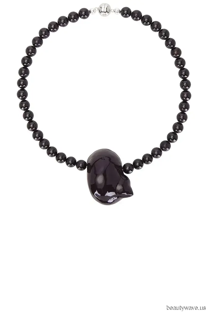 The 2025 Vacation Collection: All the Stylish Trends and Brands to Include in Your Luggage