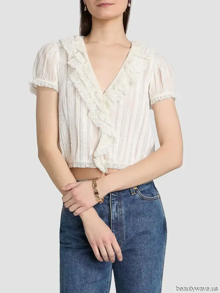 The Specific Dôen Blouse That It Girls Always Pair With Jeans