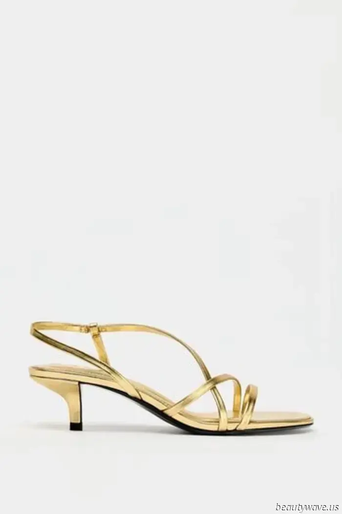 In Paris, this highly stylish sandal trend has just overshadowed ballet flats.