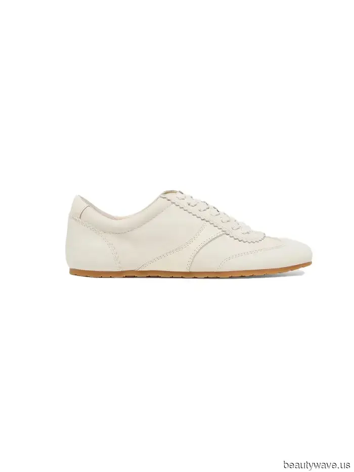 Jennifer Aniston recently sported the sneaker color that transforms this outdated denim trend into something fresh for 2025.