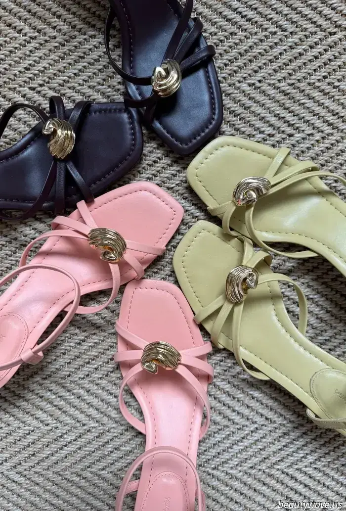 My Trick for Buying Shoes, Along with the Swimsuit I've Had for Ten Years