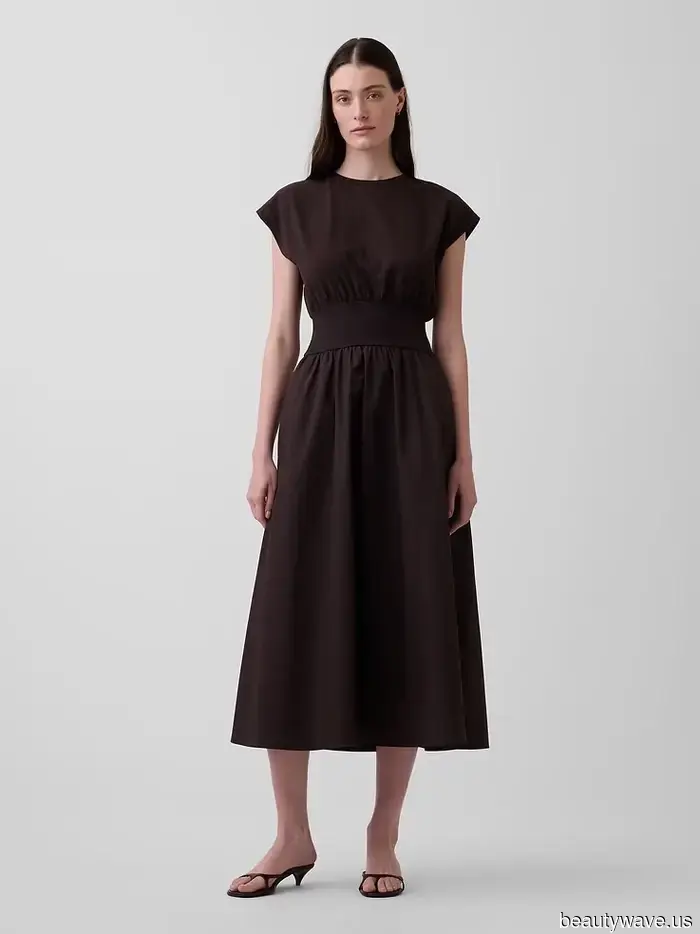 Neither Black Nor White: The Dress Color That Fashion Enthusiasts Are Sporting from Stockholm to Paris