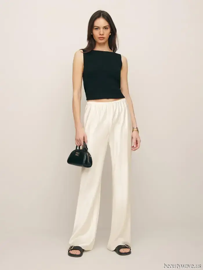 Is it just me, or are all the trendy girls now combining ballet flats with this anti-denim pant trend?