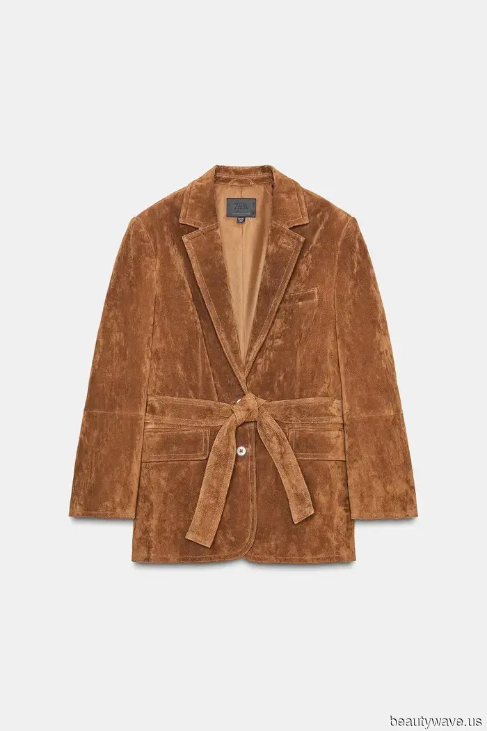 Из Лос-Анджелеса в Париж&mdash;все, кто *понимает*, отказываются от черных кожаных курток в пользу этого элегантного осеннего цветового тренда