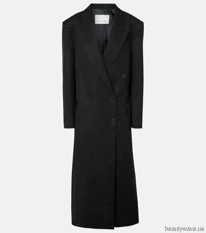 Apologies to my 10-Deniers—The Row has persuaded me to opt for these "outdated" winter tights in 2026.