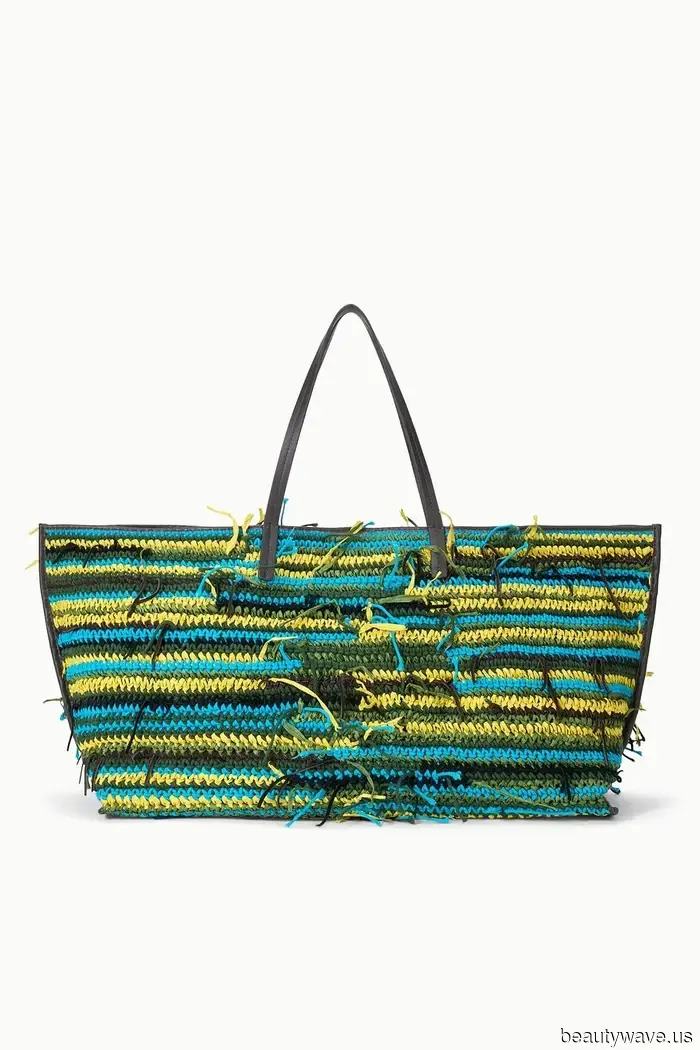 Я путешествую как минимум 20 раз в год&mdash;это те наряды для аэропорта, которые я ношу постоянно.