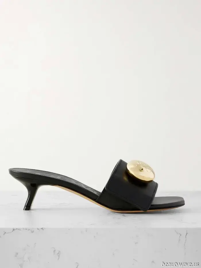 Quando le infradito non lo faranno, le persone della moda raggiungono sempre questi sandali slip-on facili