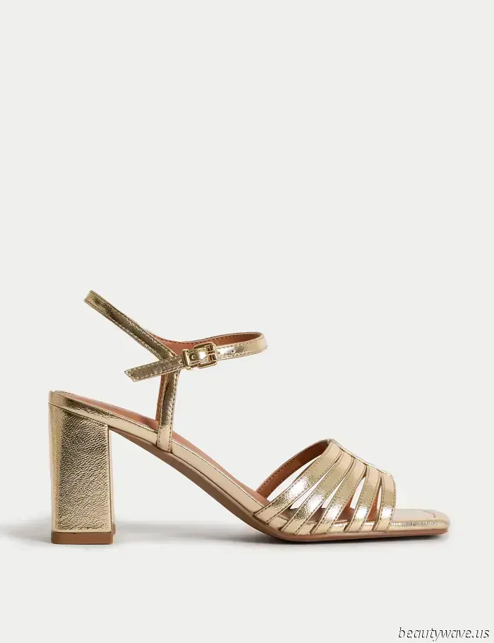 In Paris, this highly stylish sandal trend has just overshadowed ballet flats.