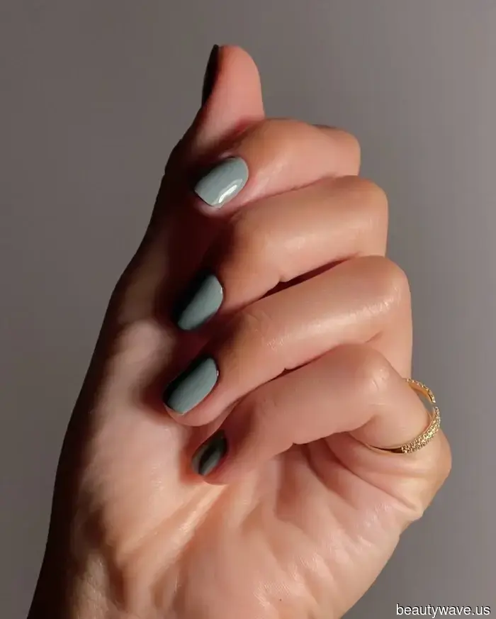 The most prominent fall manicure trends this year feature coquette elements and vibrant, rich hues.