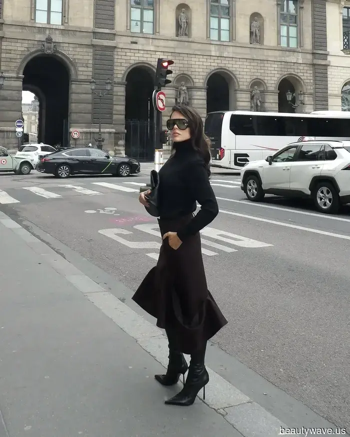 The Stylish Essential French Women Dress in More Than Just T-Shirts and Button-Downs.