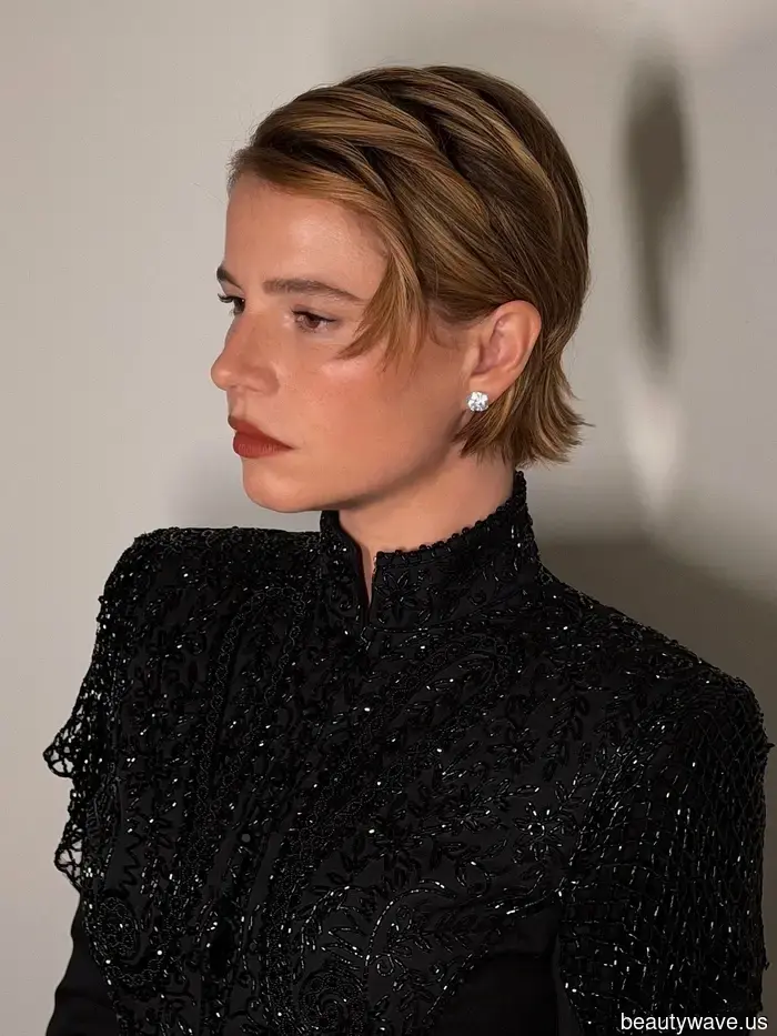 Da Gracie Abrams a Zendaya, tutti stanno tagliando i capelli in un "Elfin Bob" per la primavera.