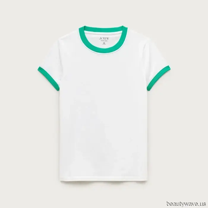 In parole semplici, questa tendenza delle t-shirt rende i jeans e i sandali più cool.