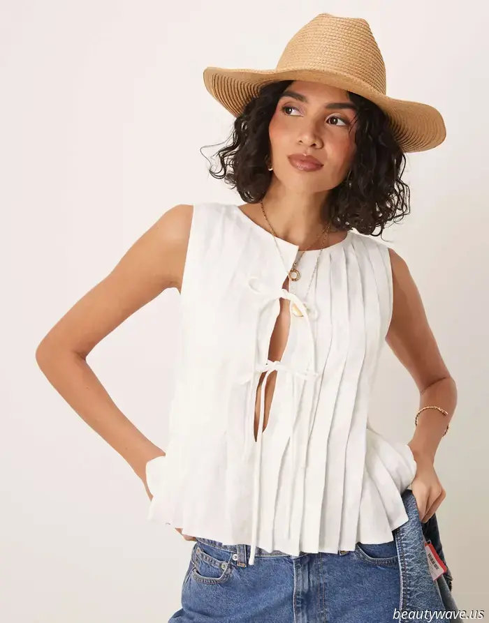 This top trend is far more stylish than any old t-shirt, making jeans and skirts look incredibly beautiful.