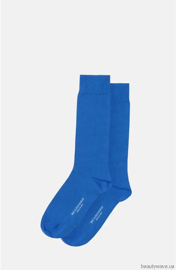Wenn Sie möchten, dass Ihre grundlegenden Outfits in diesem Frühling cool aussehen, tragen Sie diesen Socken-Trend dazu.