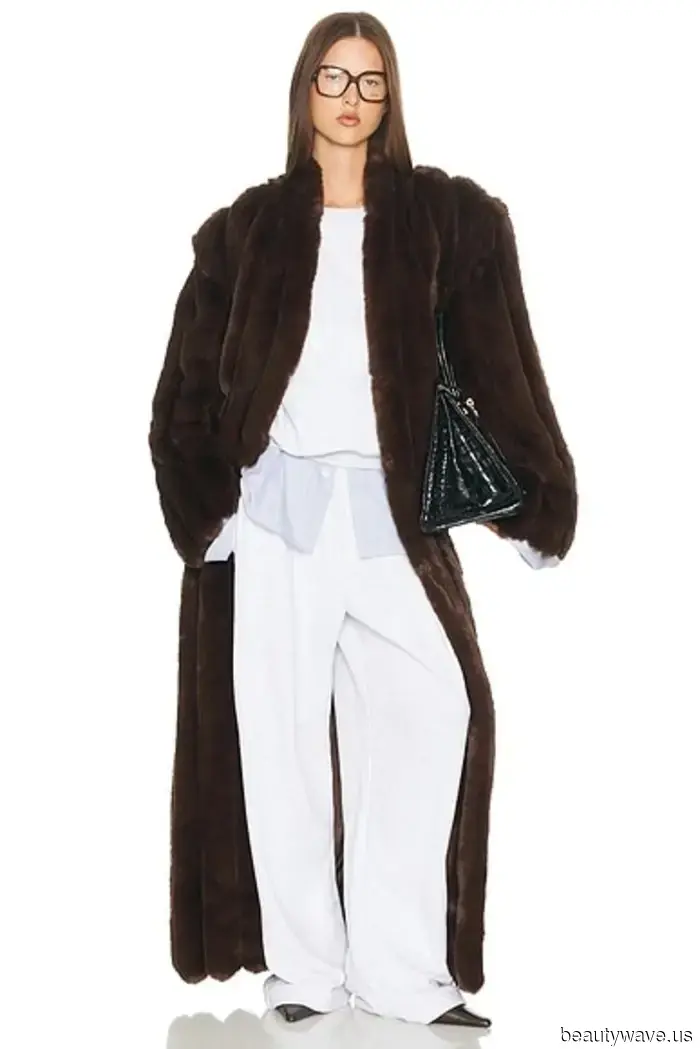 Приготовьтесь&mdash;это модный свитер, который все будут носить с джинсами и меховыми пальто, начиная с этого момента.