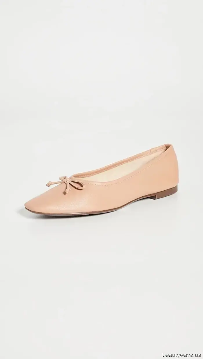 Indeed, ballet flats pair well with skirts, but they look even better in this Parisian-endorsed combination.