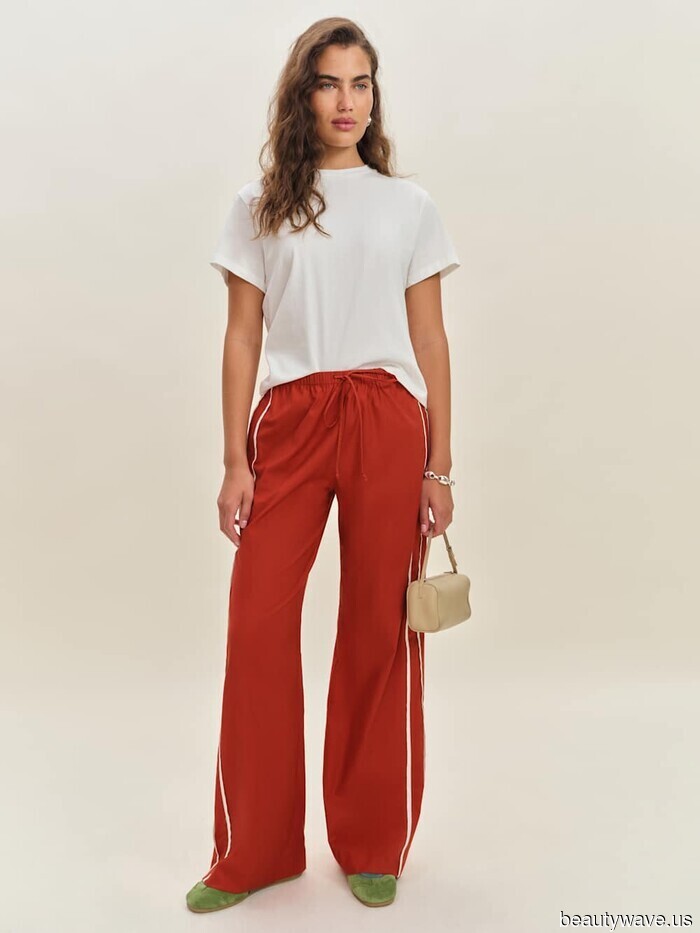 Introducing the Exact Flat Shoe Trend (and Color) That Elevates Casual Fall Pants to Look Luxurious.