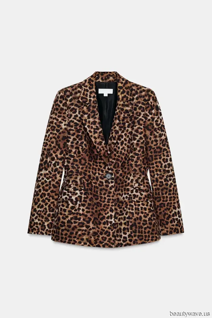 7 Subtle Holiday Season Outfits That Don't Require Purchasing a Glittery Dress