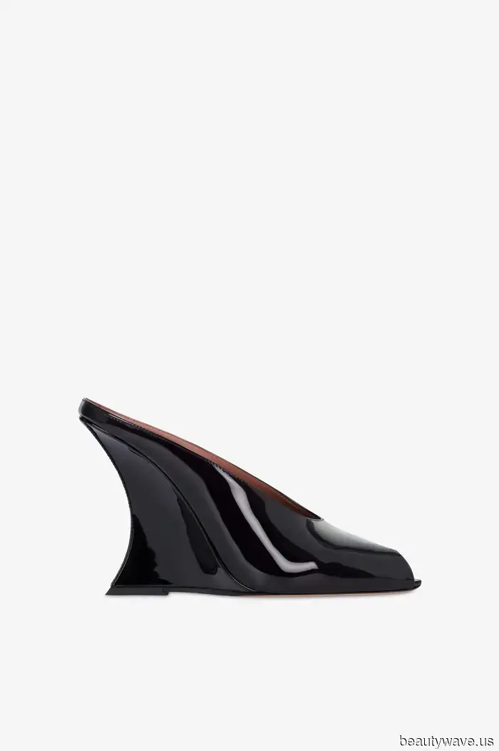 Все самые крутые женщины, на которых я подписан, носят эту "устаревшую" обувную тенденцию с джинсами, платьями и юбками.