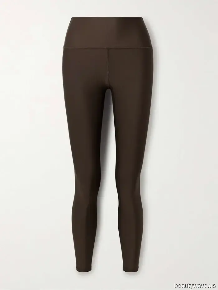 Legging season has arrived—here are the 7 trends that everyone will be wearing.