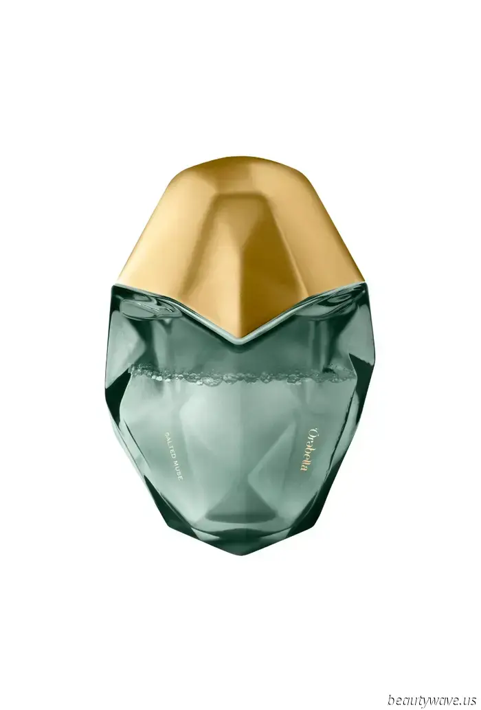 The Summer Fragrance Notes That Capture the Essence of a Vacation in a Bottle