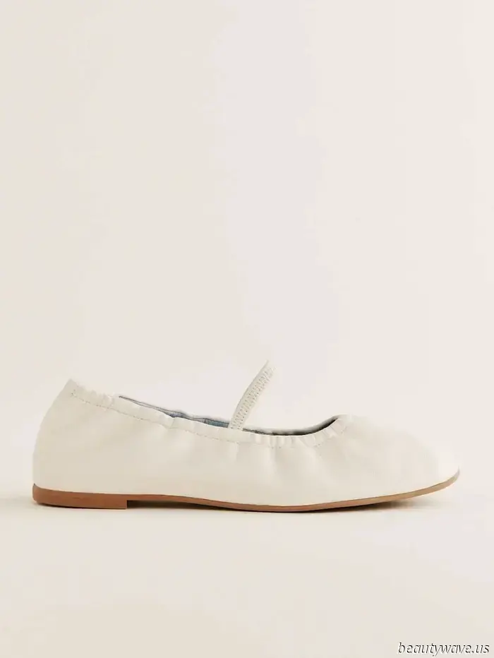 Alexa Chung Has Swapped Sandals for These Stylish Flats While on Vacation