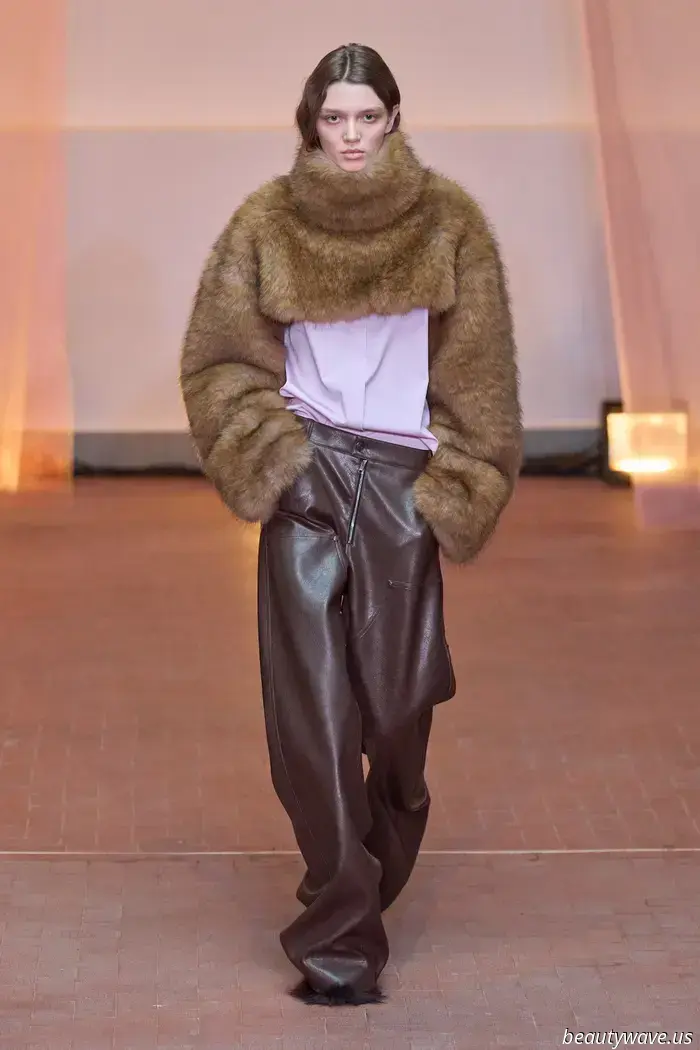 Featured in Paris: The Two Color Trends That Will Be Worn Together This Fall