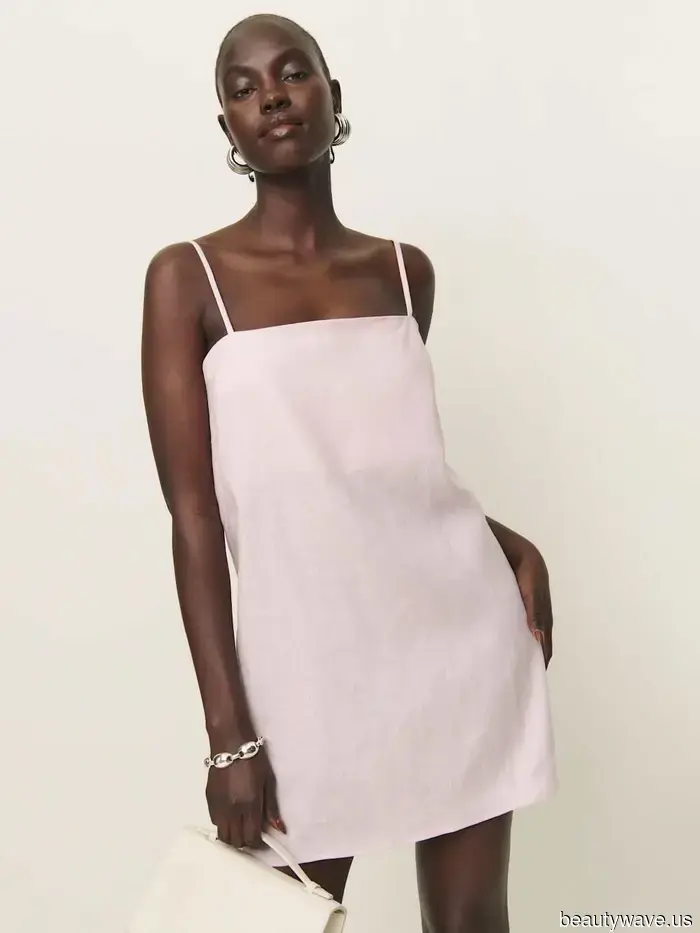 Va bene, annotato: Questo colore di scarpe precedentemente "economico" rende effettivamente i vestiti rosa i più eleganti.