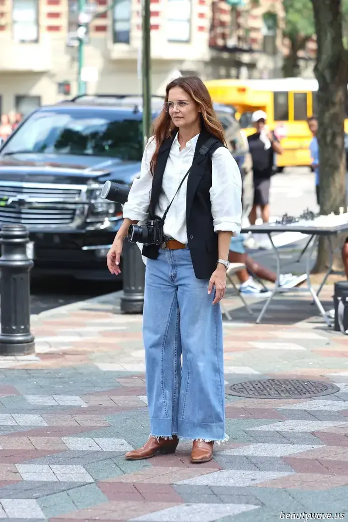 Katie Holmes trägt schon jetzt den Boho-Boot-Farbtrend, den alle Modeleute diesen Herbst tragen werden.
