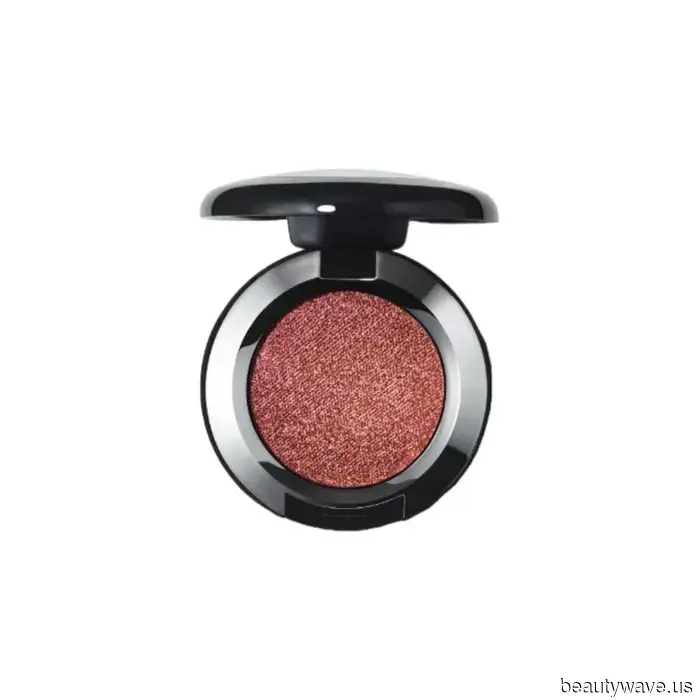 My FYP is particularly frosty lately: Here are the 10 essential makeup products that are taking the lead in 2026.