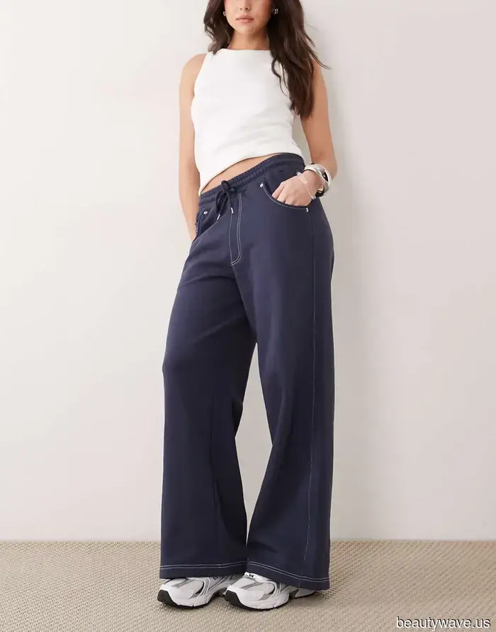 I never thought I could wear jeans at the airport, but these outfits have shown me otherwise.