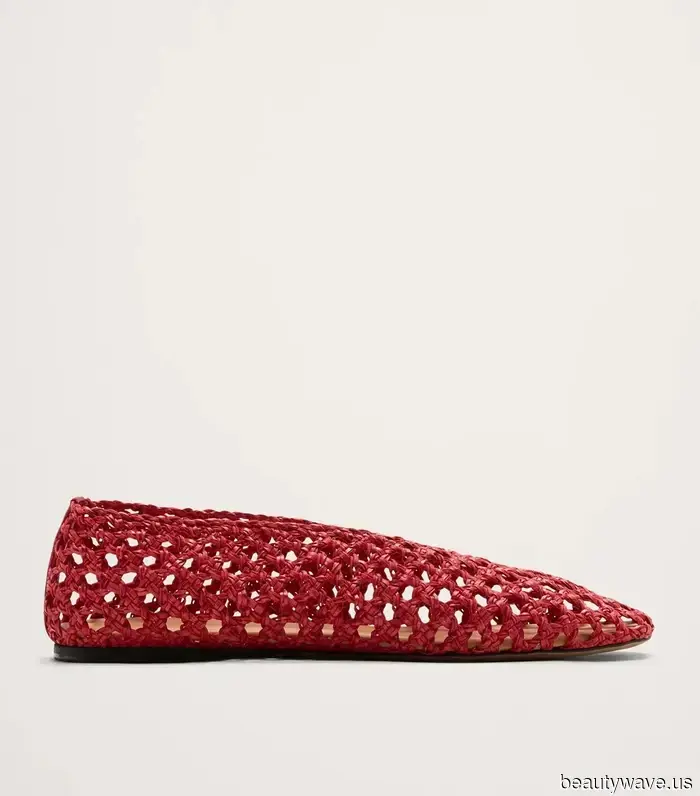 Here’s How to Ensure Your Stylish Summer Flats Fit in During Fall