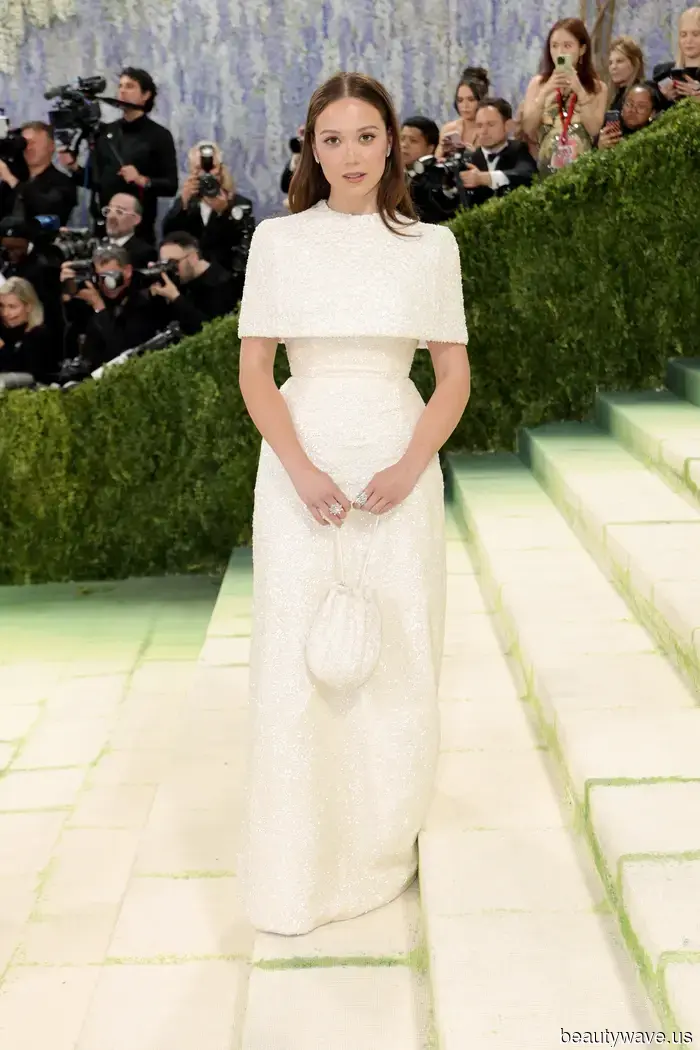 Alle Bräute und Nagelminimalisten aufgepasst: Laufeys Met Gala-Maniküre wird Ihr neuer Referenzpunkt sein.