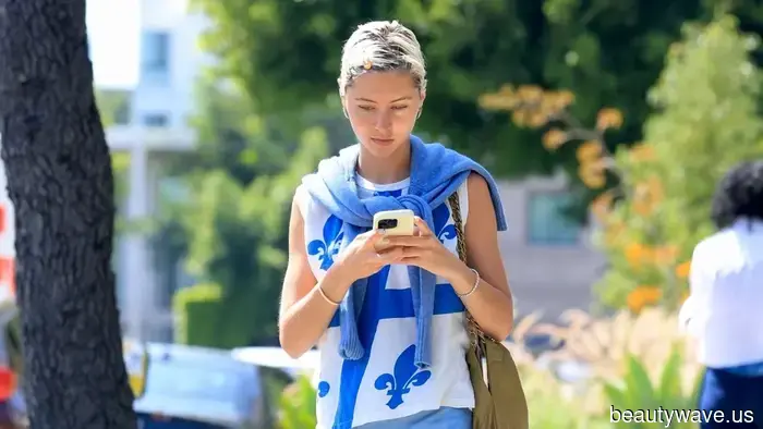 I londinesi più alla moda indosseranno questa facile combinazione di gonna e scarpe per tutta la primavera.