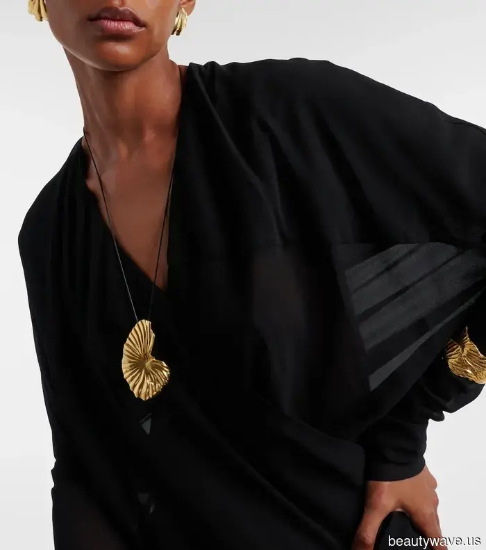 I’m declaring that these are the only contemporary jewelry brands you should keep an eye on.
