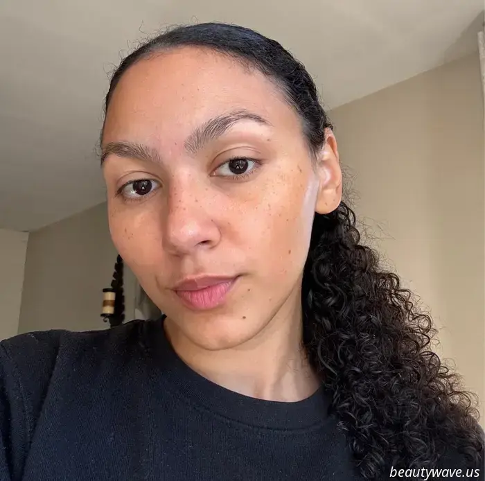 La gente pensa che abbia speso 600 dollari per un appuntamento di microblading, ma in realtà è solo questa penna marrone da 26 dollari.