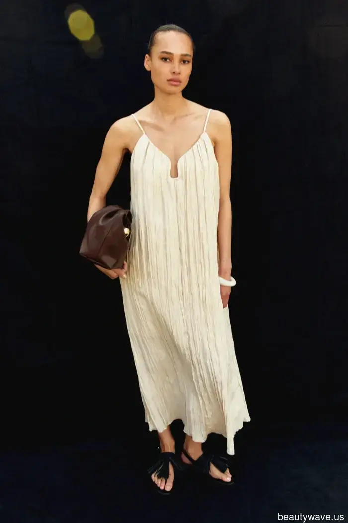 Ich bin überzeugt: Dieses Designer-aussehende H&M Kleid wird der nächste große Hit des Sommers.