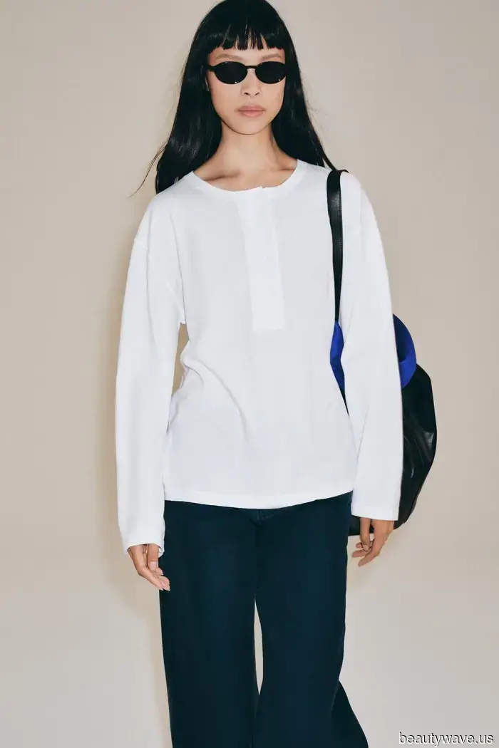 ICYMI: Le persone della moda hanno silenziosamente sostituito le loro t-shirt bianche con questo basic autunnale più chic.