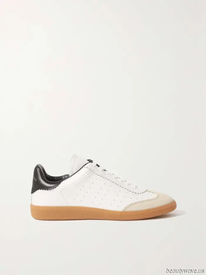 8 zapatillas elegantes para llevar a la oficina, según editoras de moda con estilo