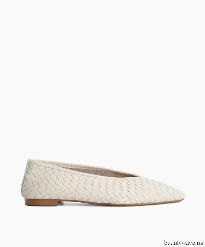 It's Official—These 5 Summer Shoes Are Perfectly Paired With Cropped Jeans.