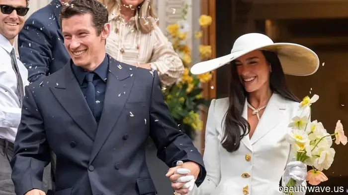 Dua Lipa has just revealed that brides in 2026 are moving away from traditional veils in favor of this surprising accessory.