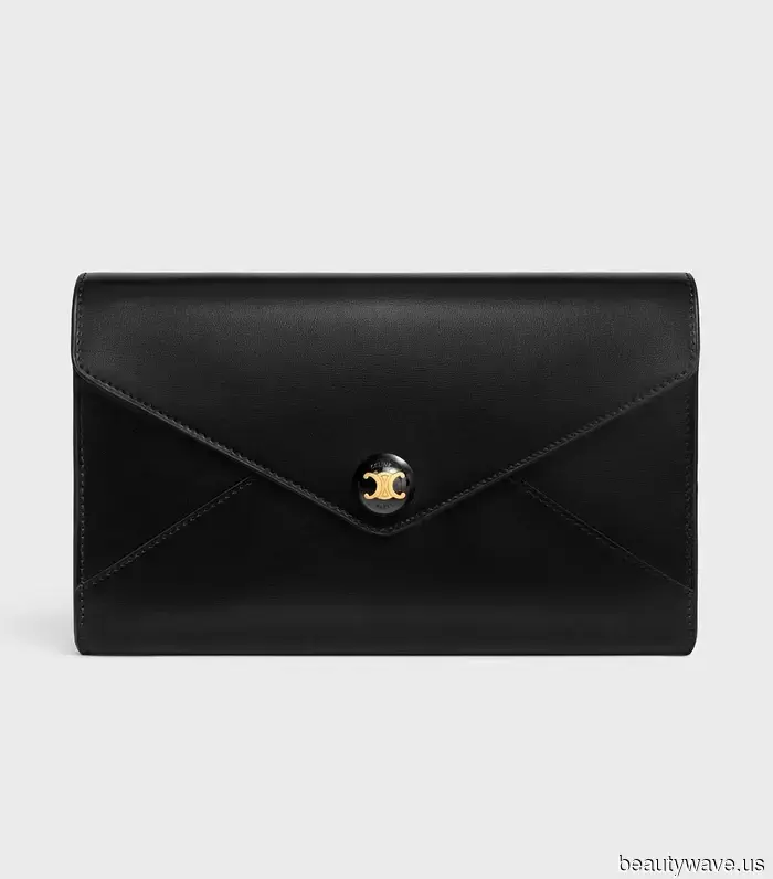 This is the chic bag style that will elevate the appearance of all your outfits, giving them a luxurious look.