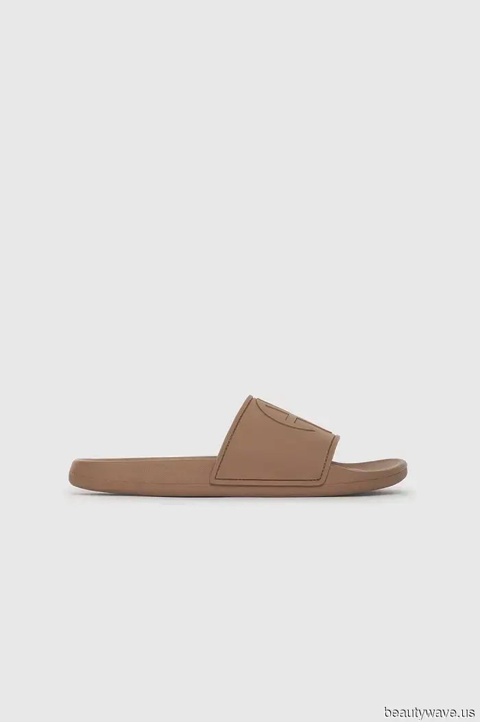 Mi dispiace, Ballerine&mdash;Zoe ha appena indossato la tendenza delle scarpe basse che onestamente non mi aspettavo di vederla indossare.