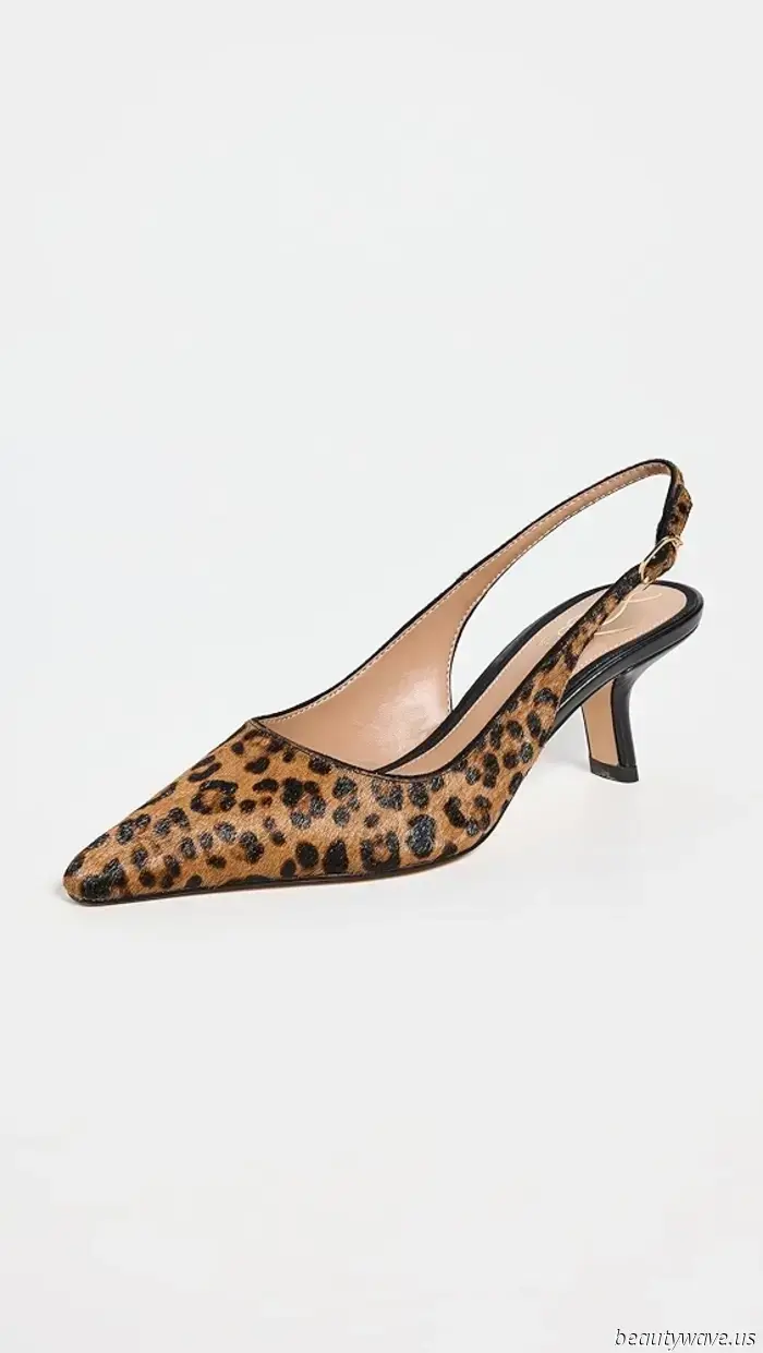 Kate Moss sported the top shoe trend that elevates all-black ensembles to a fashionable level.