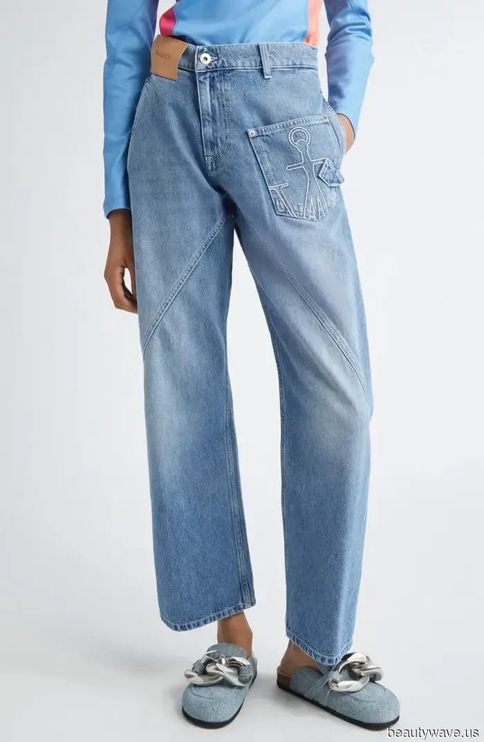 For those who have a penchant for luxury but are working with a limited budget, check out these 30 designer clearance finds from Nordstrom.