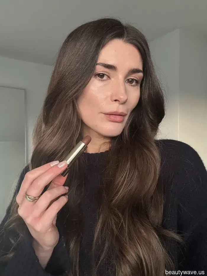 All I desire to wear right now are blurred lips, and these 7 balms provide just that.