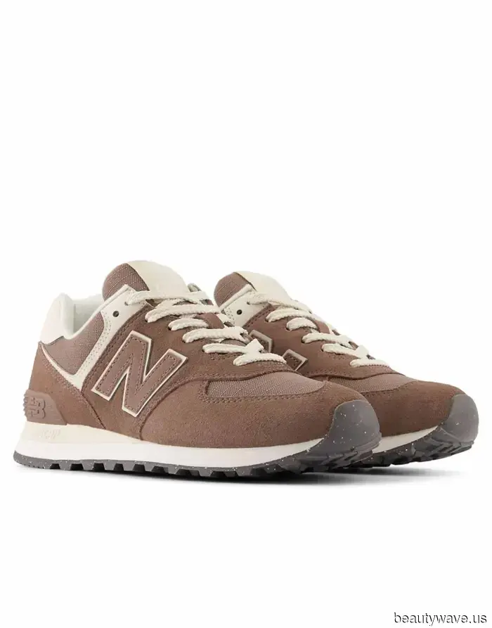 Blue jeans will always be timeless, but these five shoe colors can make them feel more updated.