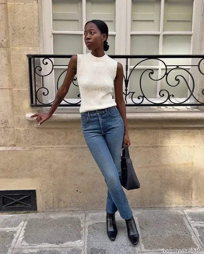 Not Pointed Toe, Not Square—Fashion Enthusiasts Are Adopting This Trendy Boot Style with Jeans