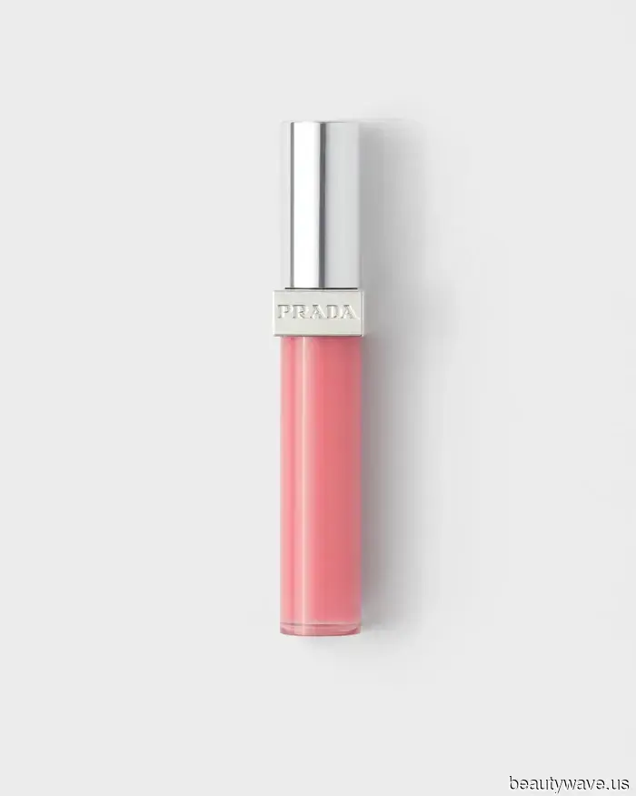 "Nada Demasiado Alto": Maude Apatow sobre el Blush Sandwiching, los Looks de Euphoria y el Mejor Consejo de Belleza de Su Mamá