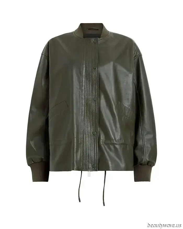 Spotted on an It Girl in Venice, Italy: The Leather Jacket Shade I'm Purchasing from Banana Republic.